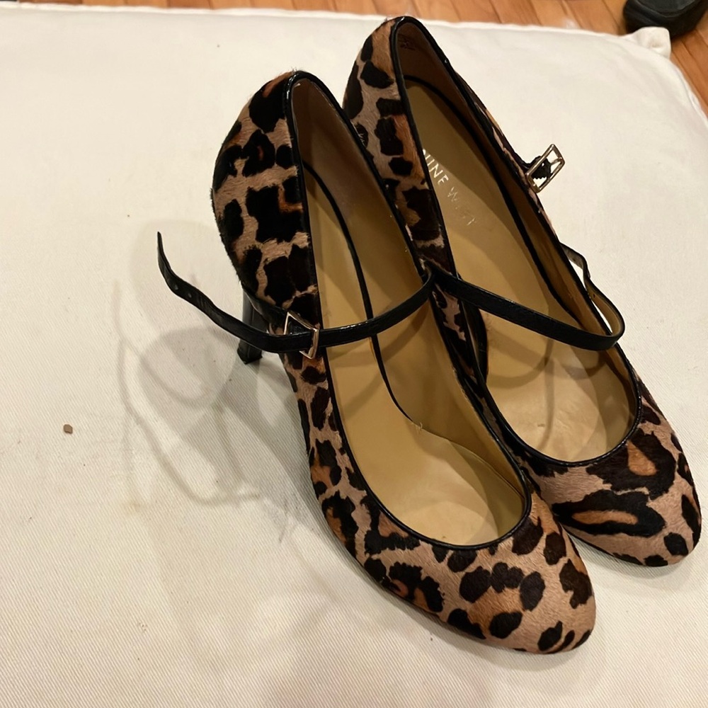 Nine West cheetah print Mary Jane pump heels